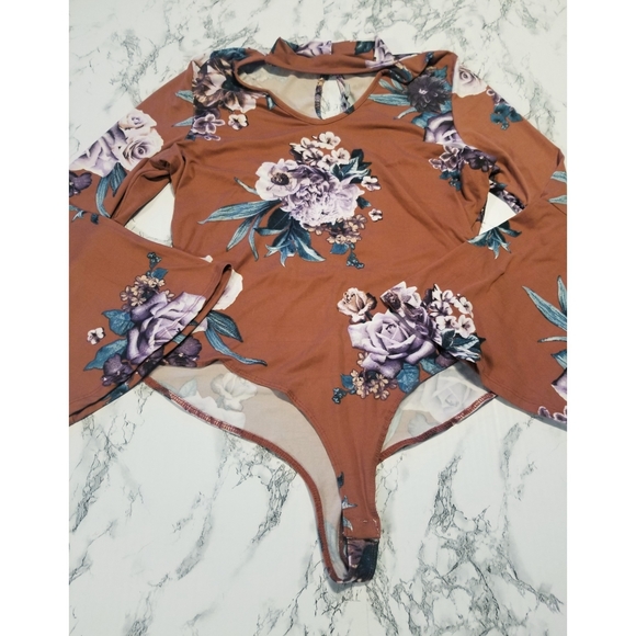 iris Tops - 💘 Iris Floral Bell Sleeve Longsleeve Bodysuit